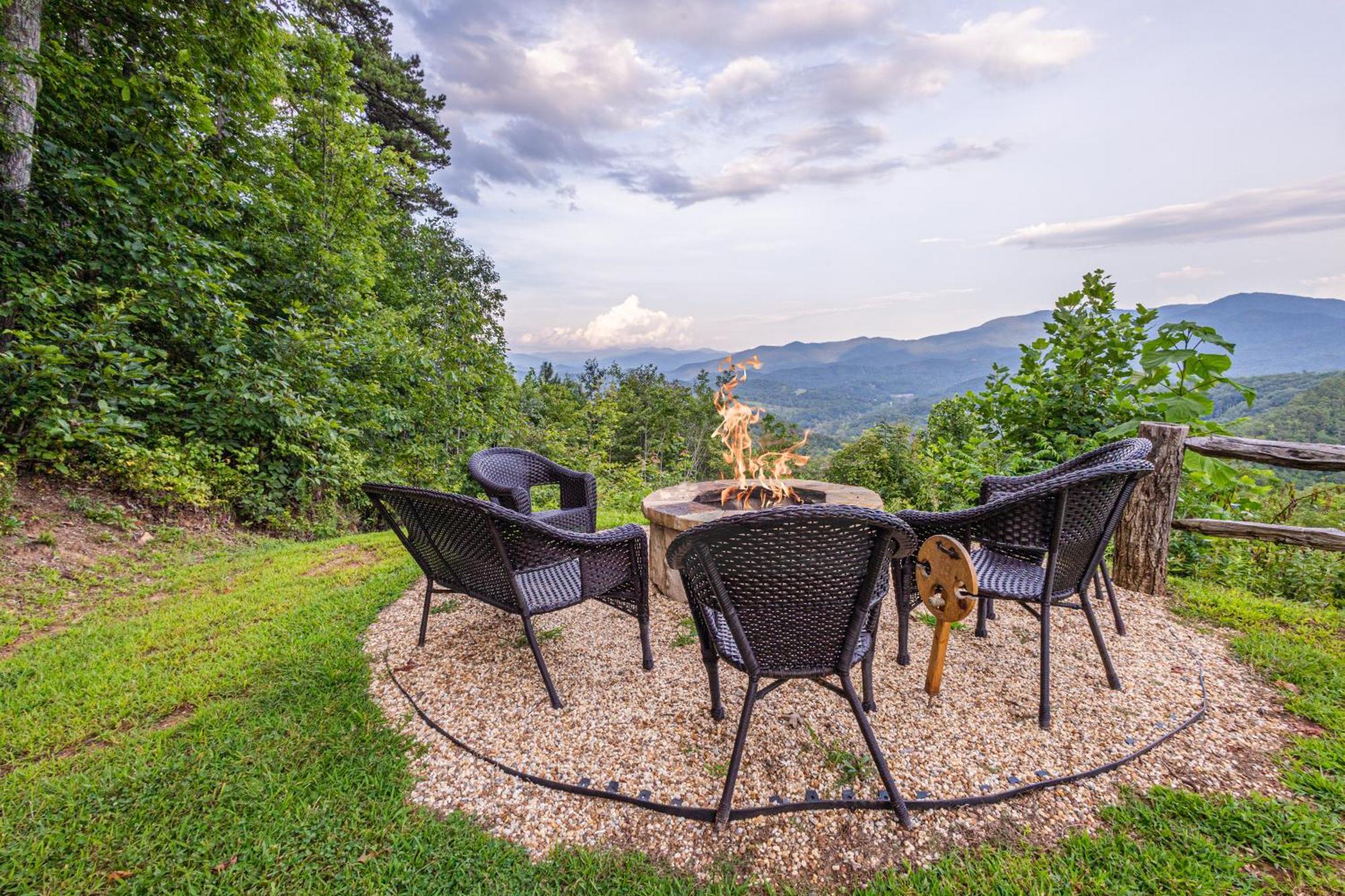 Stunning Mtn. Views! 4Br With All The Amenities! - Vista Vibes- Bryson City Eksteriør bilde