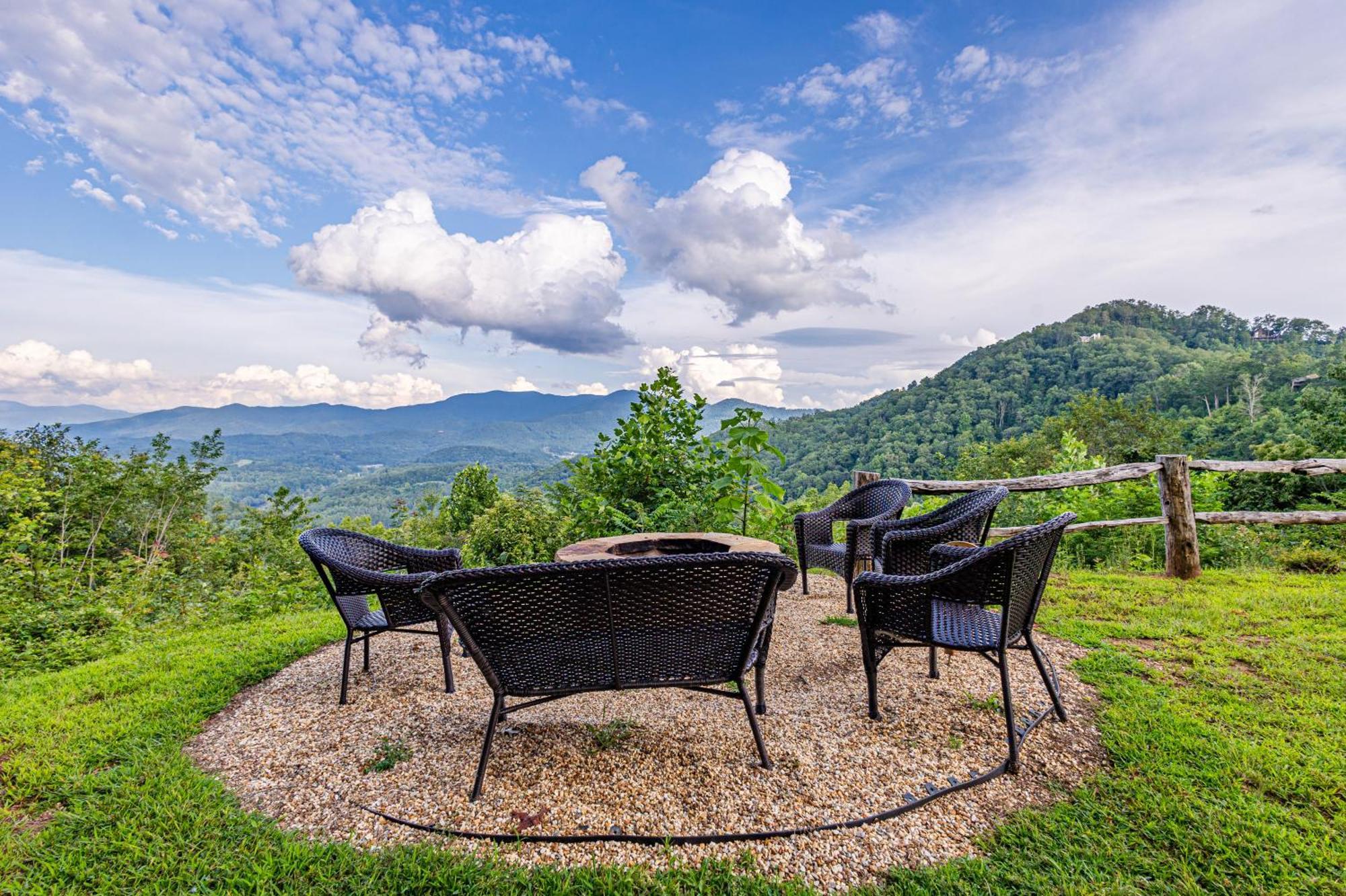 Stunning Mtn. Views! 4Br With All The Amenities! - Vista Vibes- Bryson City Eksteriør bilde